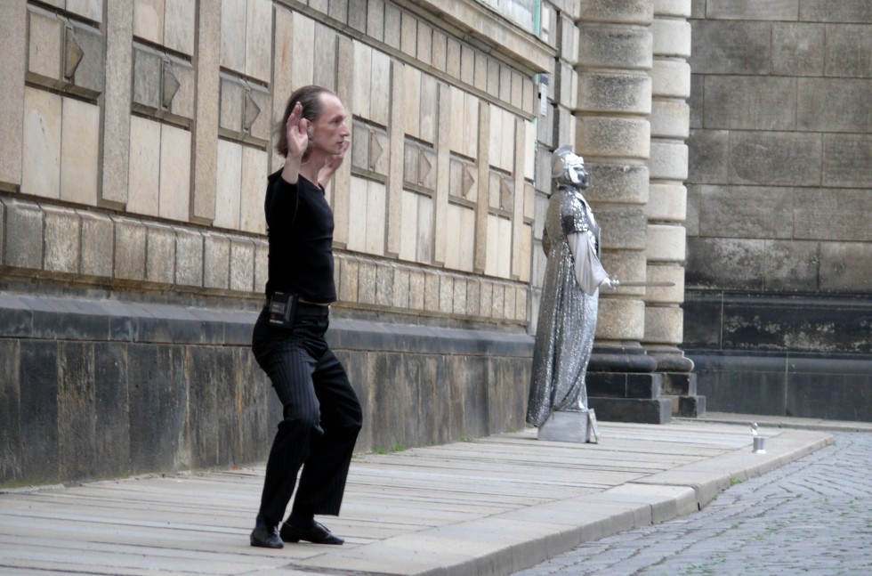 TRAJEKT 14: Dance performance by Udo Zickwolf at Frstenzug Dresden, April 2009