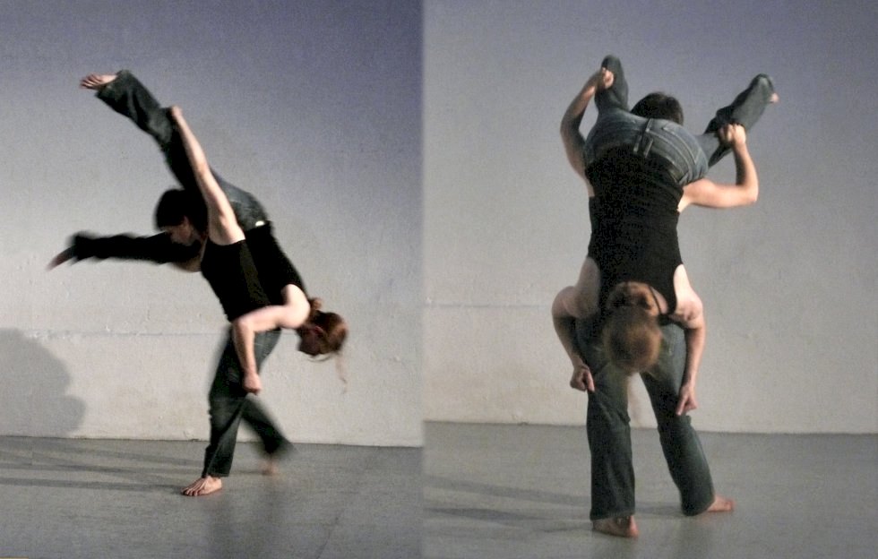 Teresa Hackel and Irene Schrder in dance performance for cracking egg in Treibhaus Katharinenstrasse, Dresden