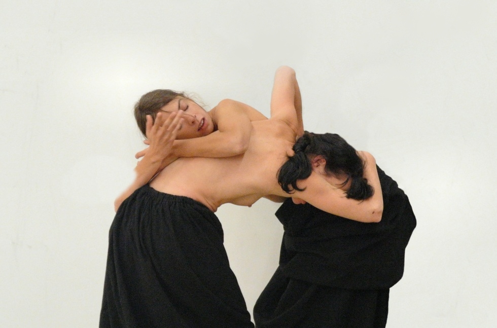 Image: Melania Olcina and Luca Bernardo in performance Las Cobijadas